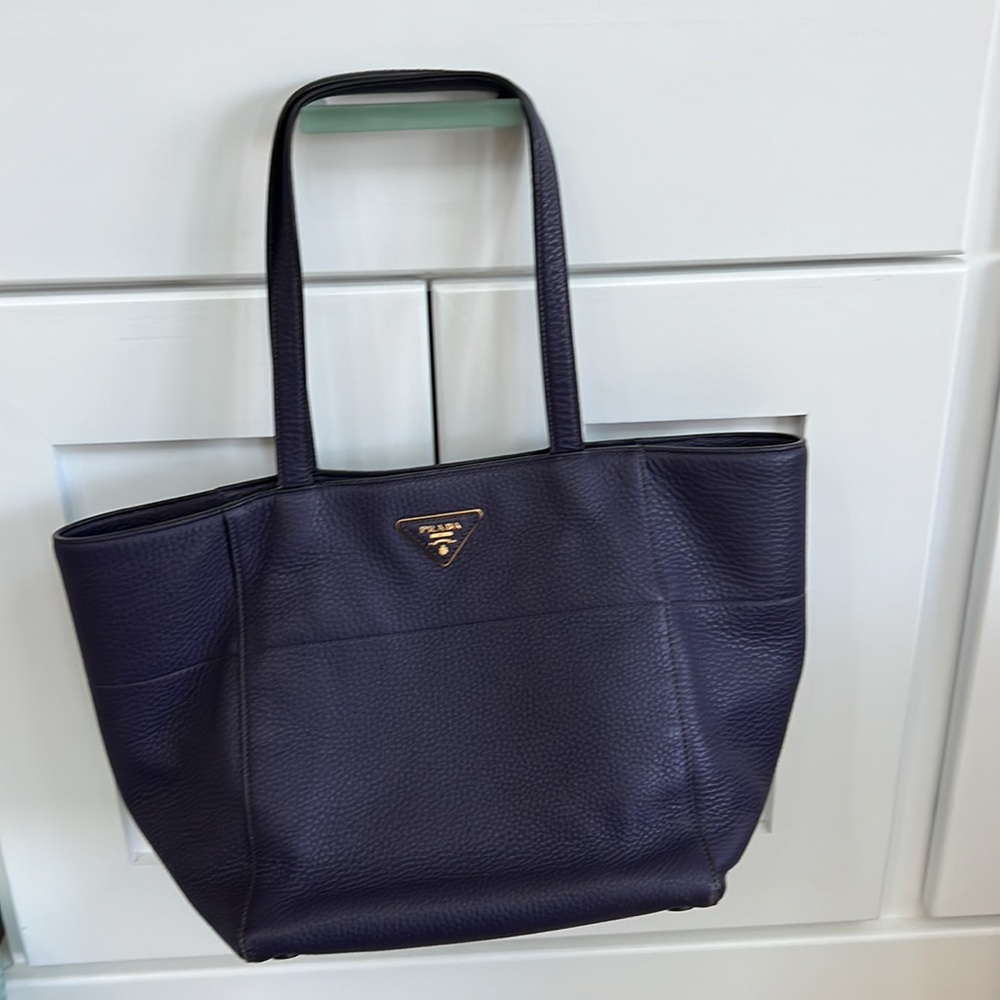Gorgeous PRADA purple leather tote💜